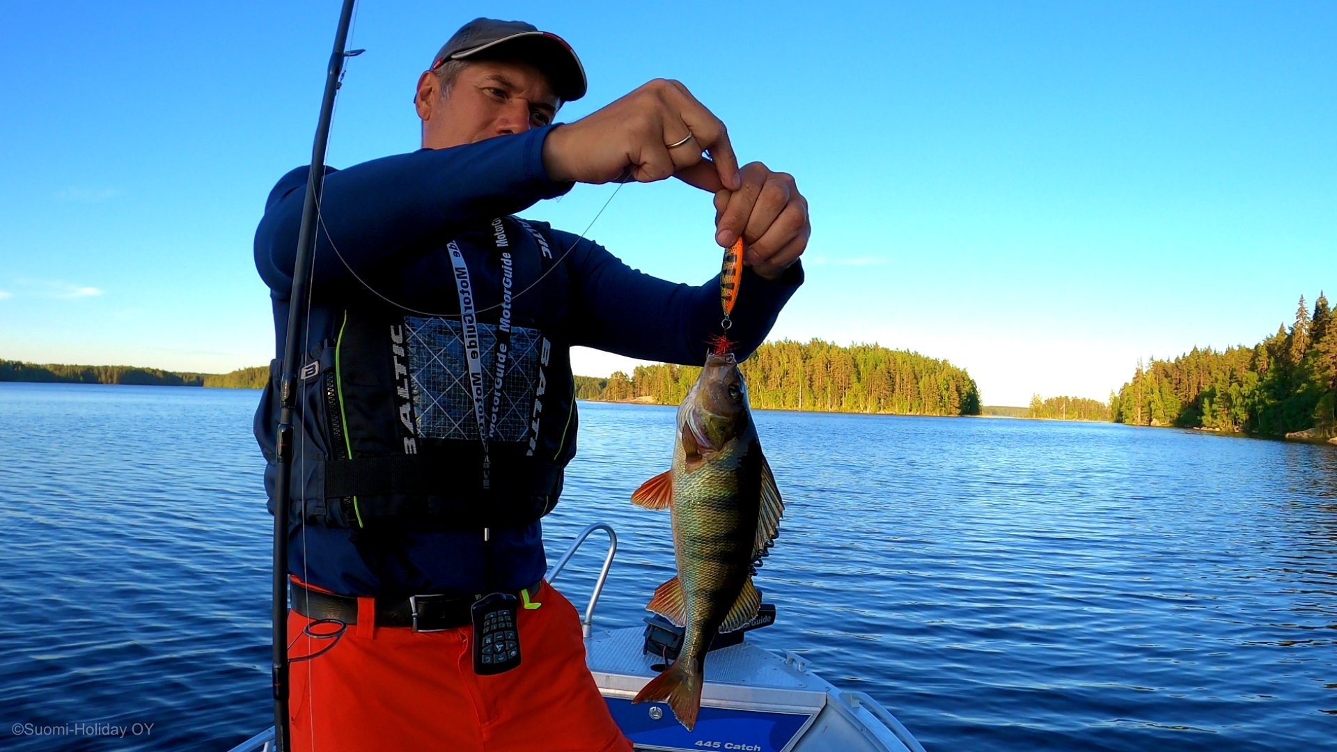 Как ловить окуня в Финляндии. Озеро Весияко